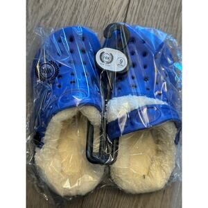 P&W Kids Size 9 Fuzzy Clogs (Blue)